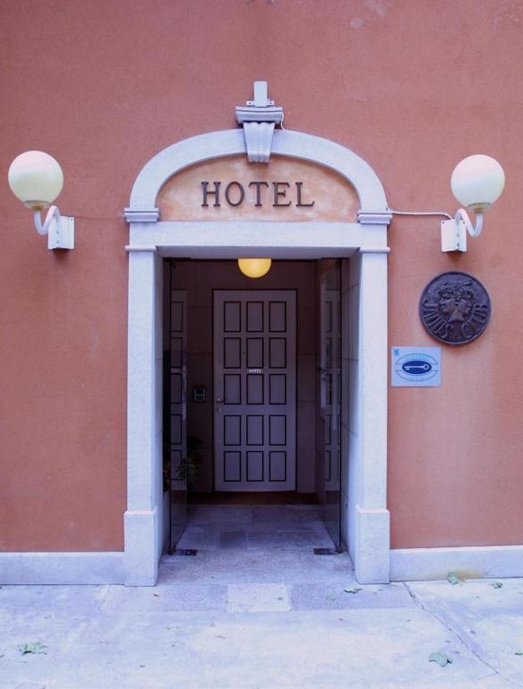 Doge Inn Ronchi Dei Legionari Ngoại thất bức ảnh